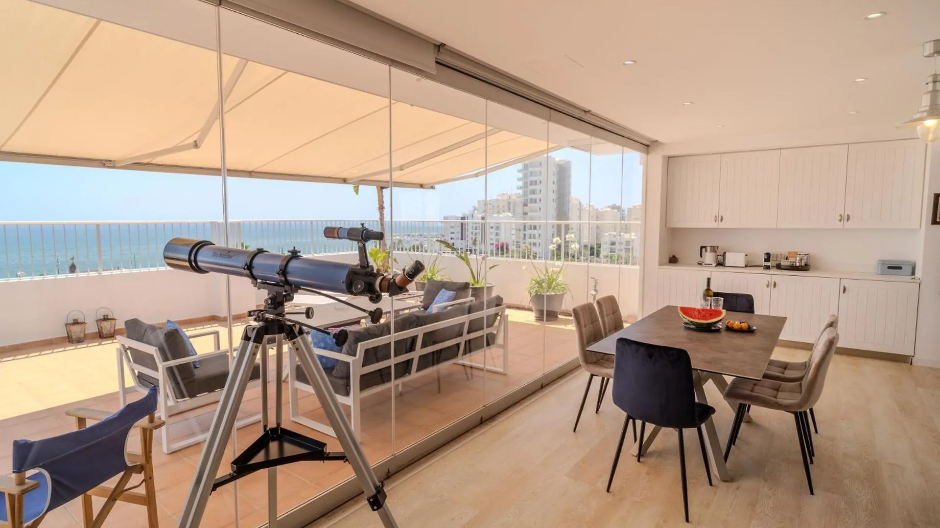 Blue Penthouse Mackenzie Apartment Larnaca