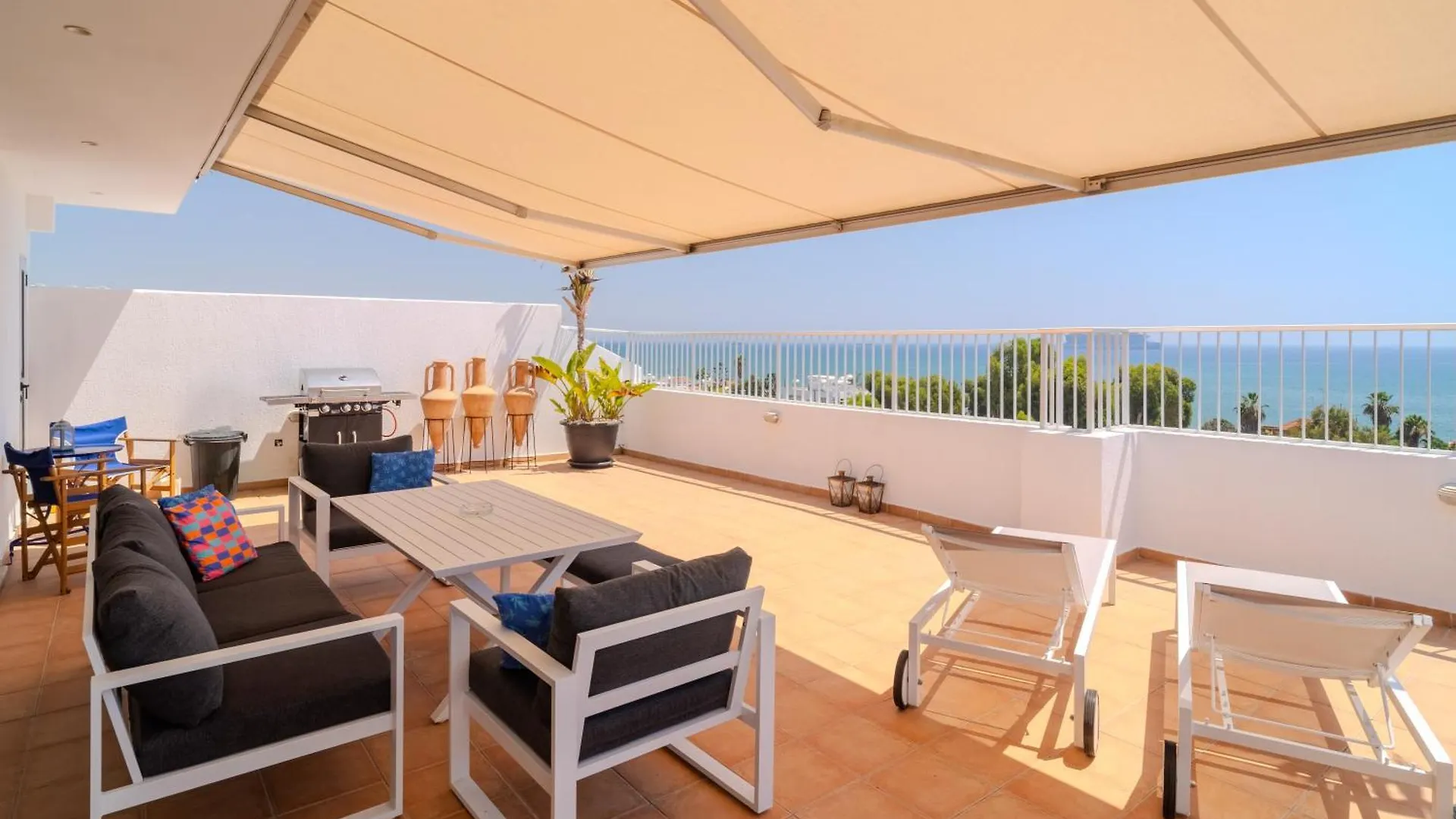 Blue Penthouse Mackenzie Apartment Larnaca