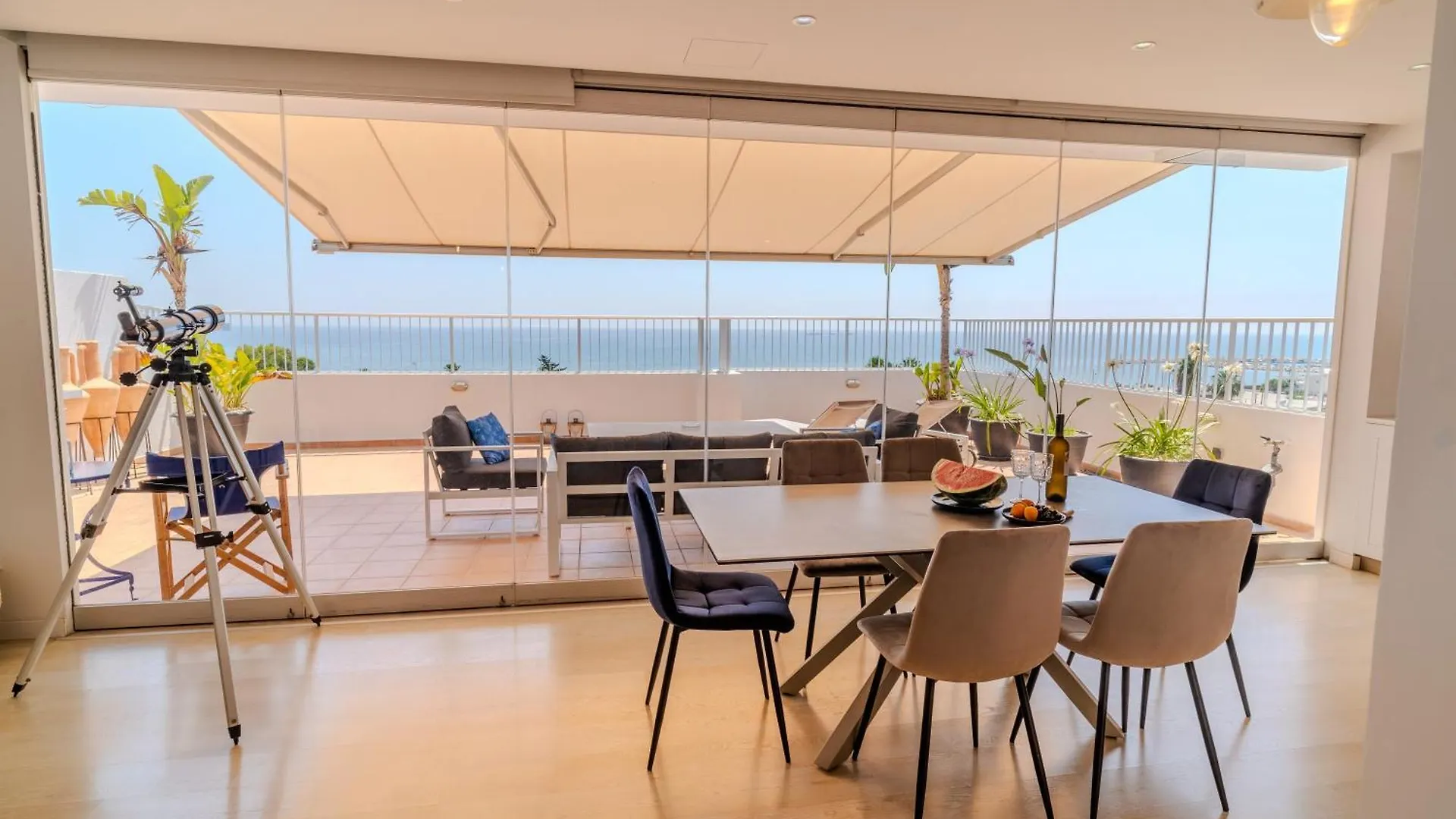 Blue Penthouse Mackenzie Appartement Larnaca 0*,